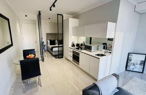 Greater Johannesburg Metropolitan Area Condo | Mall of Africa view, Cozy 1bed Condo.