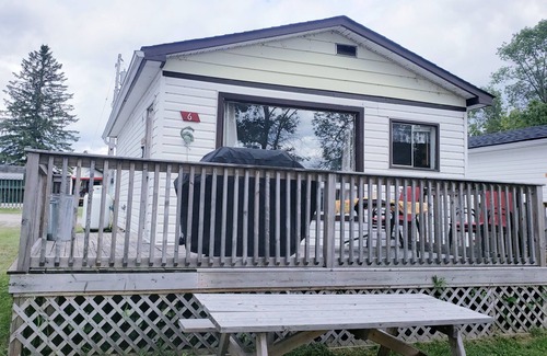 Lavigne Cottage | Mallard #6 Graceland Cottages