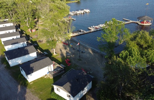 Lavigne Cottage | Mallard #6 Graceland Cottages