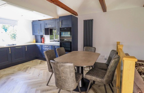 Penrith Cottage | MALLARD COTTAGE, family friendly, with pool in Penrith