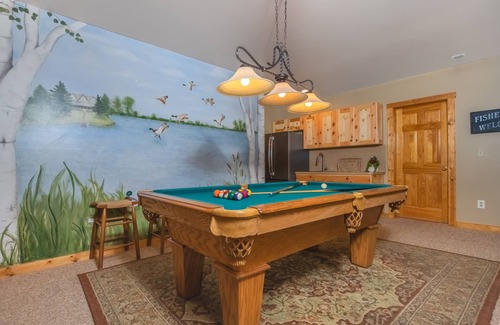 McHenry House | Mallard Landing | Prime Lakefront Location + Hot Tub & Pool Table!