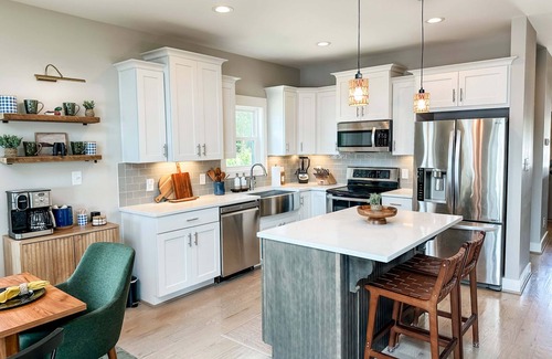 Shelby House | Mallards Nest on Lay Lake: Game Room & Boat Ramp