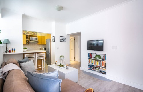 Kalk Bay Apartment | Mallom at Dalebrook tidal pool
