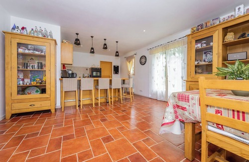 Florimont-Gaumier House | Malsac is a spacious holiday home with large garden and private swimming pool