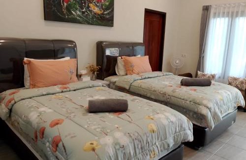 Sekongkang Hotel | Mama Nings Beach Hotel