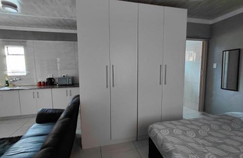 Newcastle Apartment | Mama R's BACKROOM
