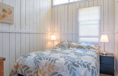 Tiny Cottage | Mama's Beach House - Stunning 3BR Cottage w/ Huge Sand Beach, Wi-Fi, Large Deck