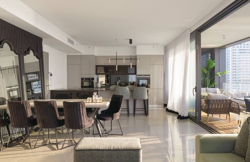 Kerem HaTeimanim Apartment | MAMAD Luxury Executive 4BR with Terrace & Sea View by FeelHome