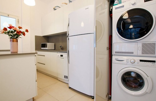 Tel Aviv City Center Apartment | MAMAD Trendy Apt & Balcony on Sheinkin Street by FeelHome