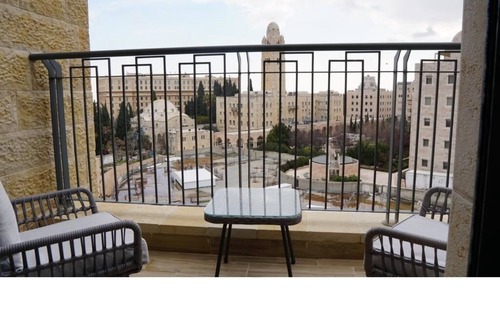 Mahane Israel Apartment | ♥MAMILLA'S Chic ♥ Stunning 2 BDR w. balcony ♥Parking ♥NEW!