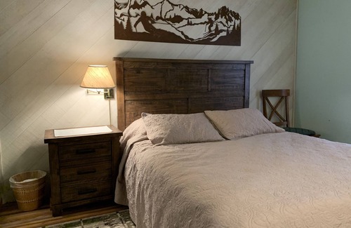 Mammoth Lakes Condo | Mammoth - Meadow & Mammoth Creek Views - Snowcreek #69nTOML-CPAN-16455