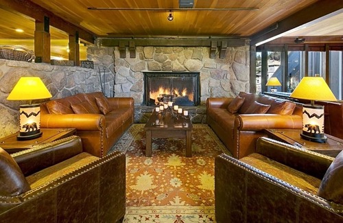 Mammoth Lakes Apartment | Mammoth Mountain Inn provides flawless service and all the necessary facilities for visitors .