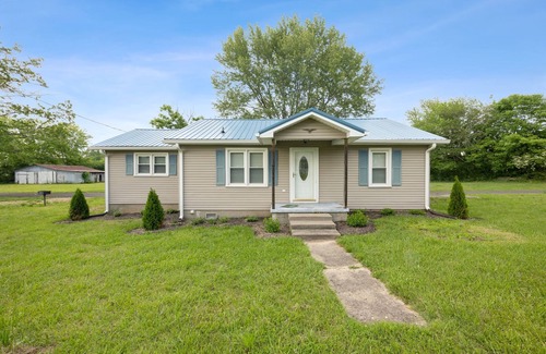 Cave City House | Mammoth Pond - Mammoth Cave Family Retreat - Playground Sleeps 6