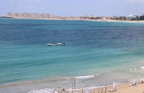 Al-Muntazah Apartment | Mamoura Private Beach & Luxury Chalet