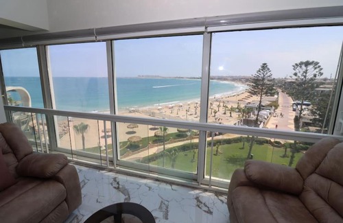Al-Muntazah Apartment | Mamoura Private Beach & Luxury Chalet