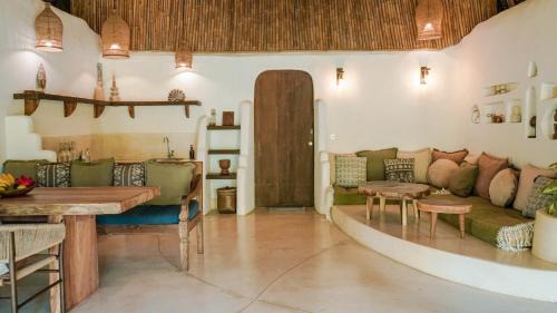 Sayan Hotel | Mana Earthly Paradise