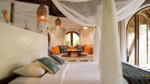 Sayan Hotel | Mana Earthly Paradise