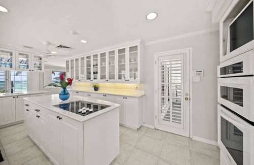 Waimanalo Beach House | Mana Kai at Waimanalo: Beachfront Luxury & Tranquility w/ Stunning Ocean Views