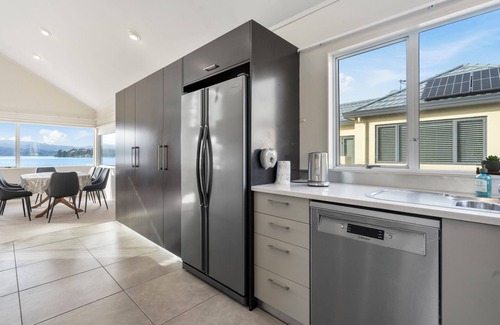 Mana House | Mana Magic - Porirua Waterfront Holiday Home