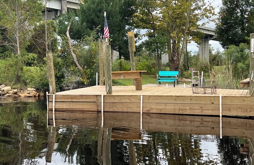 Gulf County House | Manatee Cove on the waterway with 5 acres. Pet Friendly. 5 minutes to the beach!