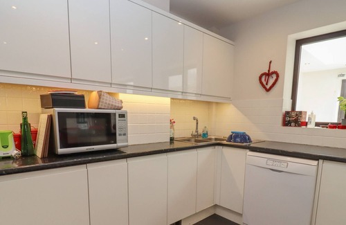 Banbury House | MANATON, with open fire in Deddington