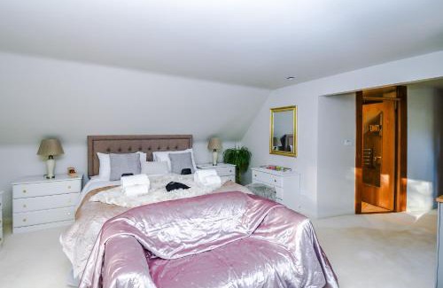 Louth House | Manby Louth 5BR Home 3Bath Parking WiFi