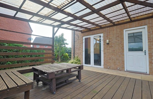 Levenshulme House | Manchester 3-Beds, Sleeps 6 with Onsite Parking
