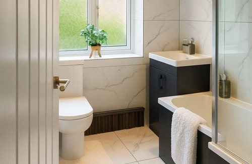 Droylsden House | Manchester Hideaway on Shrewsbury Road