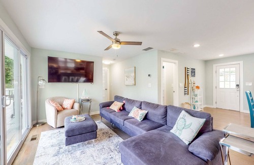 Gainesville House | Mandalay Lake Lanier Getaway- Waterfront Retreat