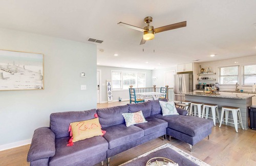 Gainesville House | Mandalay Lake Lanier Getaway- Waterfront Retreat