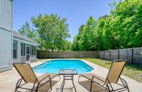 Sunbeam House | ~Mandarin Melody~King Bed Sleeps 11~Heated Pool 25 Minutes to Jacksonville Beach~