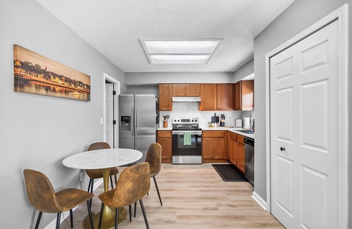 Southside House | Mandarin Retreat - Entire Home