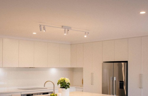 Dudley Park House | Mandurah Canal House, a modern 3-bedroom coastal retreat for up to 6 guests.