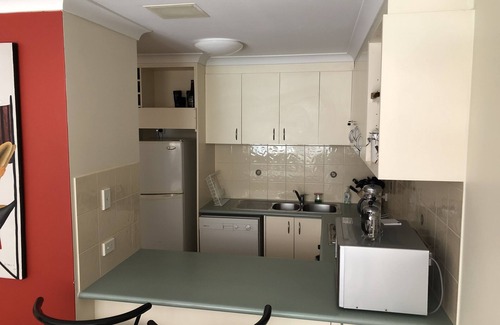 Halls Head Apartment | Mandurah Central Apartment with own Jetty and free WiFi