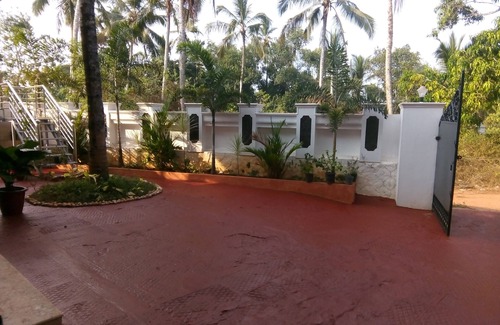 Thiruvananthapuram House | Manged & Maintained by a British couple. First Floor of a beautiful Villa.