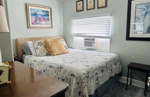 Lake Worth House | Mango Beach Retreat