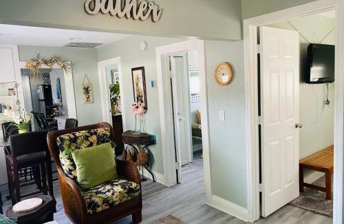 Lake Worth House | Mango Beach Retreat