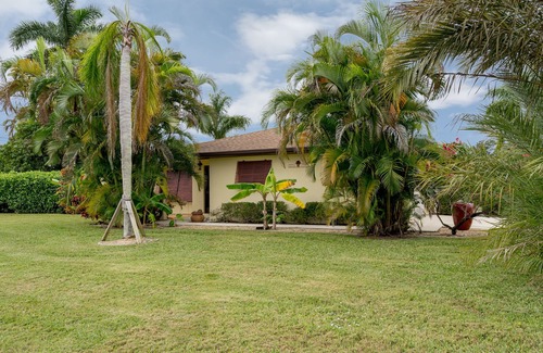 Bonita Springs House | Mango Bungalow -Tropical Paradise private pool, beach, shopping, dining awaits