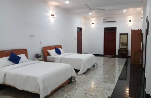 Kaluwamodara Hotel | Mangroven River View Hotel