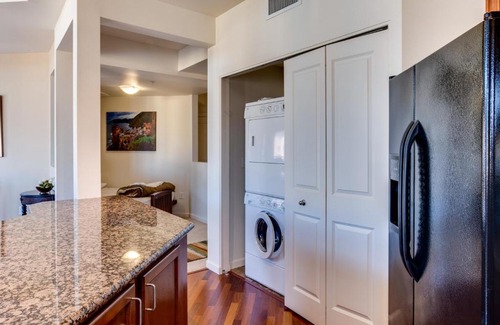 Bridgeton Apartment | Manifest Upscale Spacious 2BD/2BA Apartment w/ balcony, fireplace