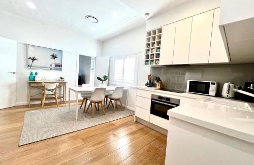 Manly Apartment | Manly Beach Retreat with free onsite parking