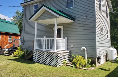Niobe Cottage | Mannion CHQ Lake House