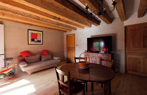 Oradour Apartment | Manoir de la Chaumette, a building steeped in history in the heart of Cantal