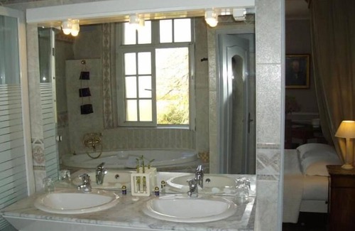 Le Rosais-La Flourie House | Manoir de la Baronnie