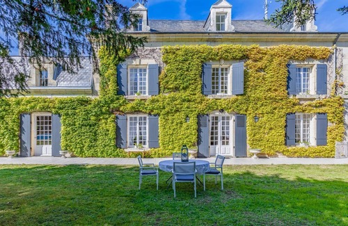 Irais Villa | Manoir Du Village - Five Bedroom Villa, Sleeps 10