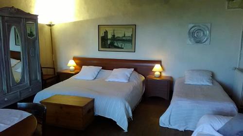 Beaumont Bed & Breakfast | Manoir Le Cristal , Futuroscope à partir de 33 euros ! Grandes chambres familiales