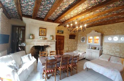 Beaumont Bed & Breakfast | Manoir Le Cristal , Futuroscope à partir de 33 euros ! Grandes chambres familiales