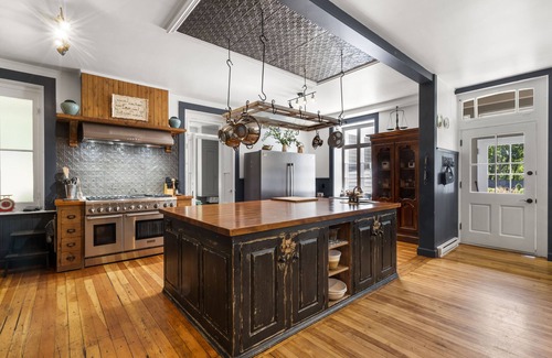 Waterloo Villa | Manoir Maplewood