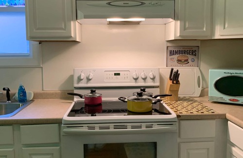 Willoughby Spit Cottage | Manor and Mutts #1 - Beach Front, Pet Friendly, High Speed WiFi, Private