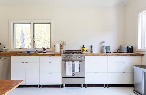 Jamesport House | Manor Cottage: Beach Hopping | Outdoor Shower